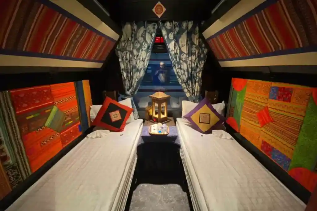 Bus couchette vs train de nuit : quel transport choisir pour aller à Sapa ?